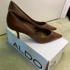 Aldo size 39 brown leather “sandee” heels